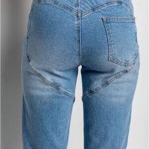 Valentine’s Day must - AKIRA Light Blue Straight Leg Jeans size 27
